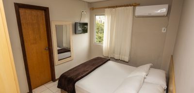 hotel-do-bosque-suite-bosque-01-quarto-casal-1000x667